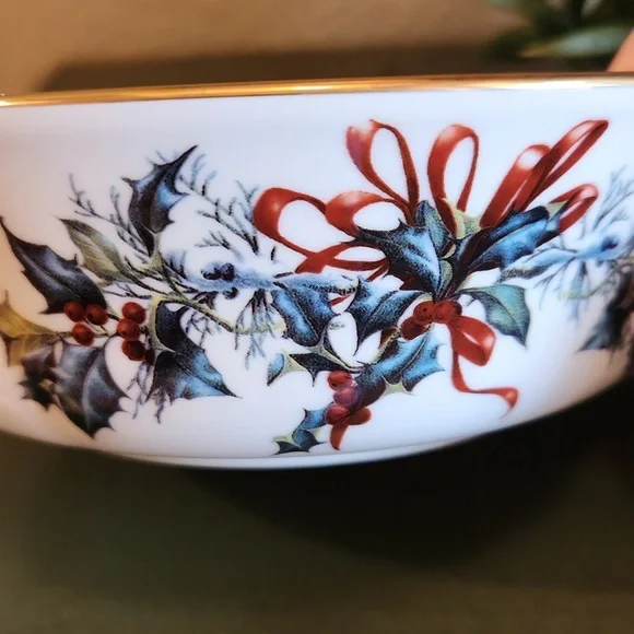 Lenox Winter Greetings Holiday Bowl with Holly Design - Picture 2 of 6
